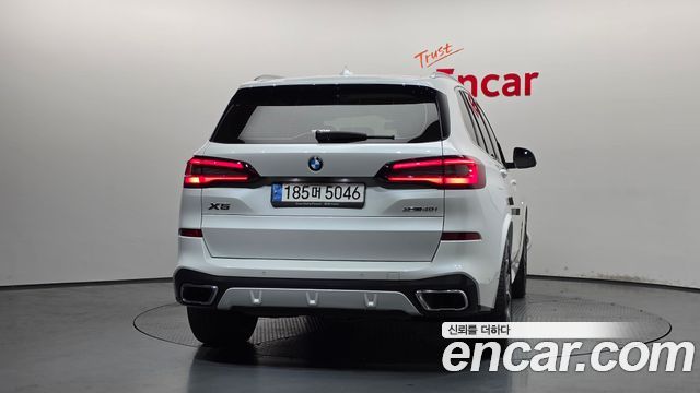 BMW X5 xDrive 40i M Sport — пробег 31 795 км — фото 4 из 5