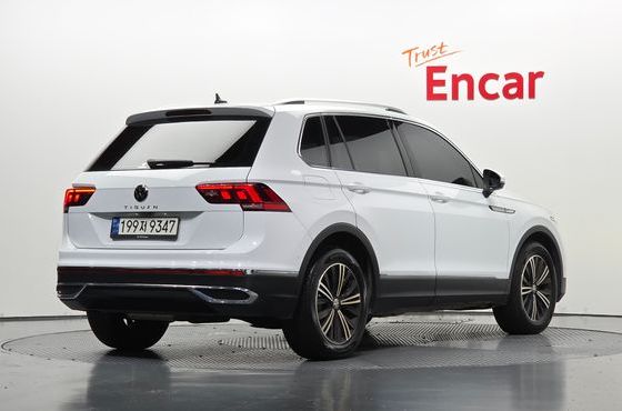 Volkswagen Tiguan 2.0 TDI Premium — пробег 114 516 км — фото 2 из 5