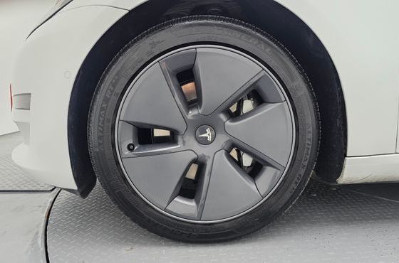 Tesla Model 3 Long Range AWD — пробег 76 054 км — фото 5 из 5