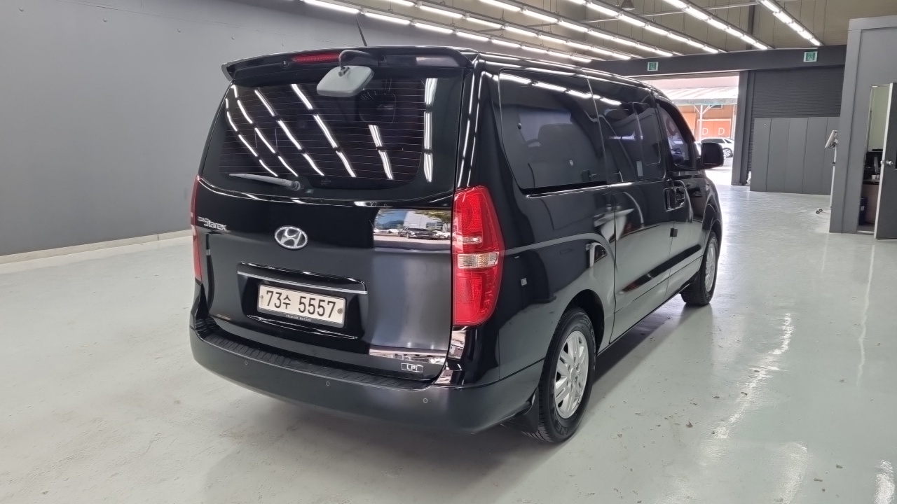 Hyundai Starex 12-Seater LPi Wagon Smart — пробег 185 057 км — фото 2 из 5