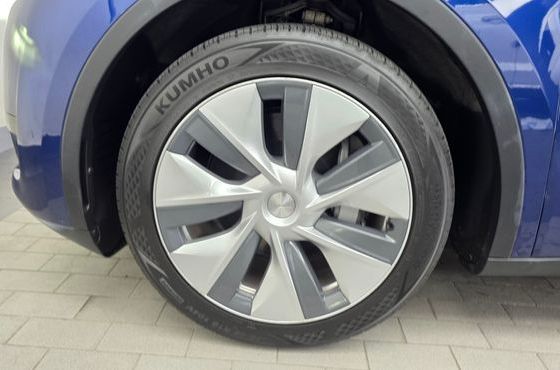 Tesla Model Y RWD — пробег 47 376 км — фото 5 из 5