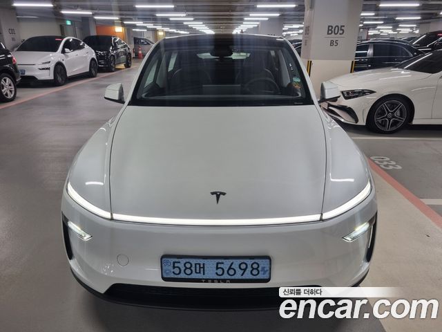 Tesla Model Y Long Range AWD — пробег 8 000 км — фото 1 из 5