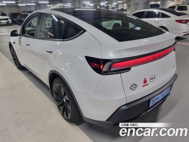 Tesla Model Y Long Range AWD — пробег 8 000 км — фото 3 из 5