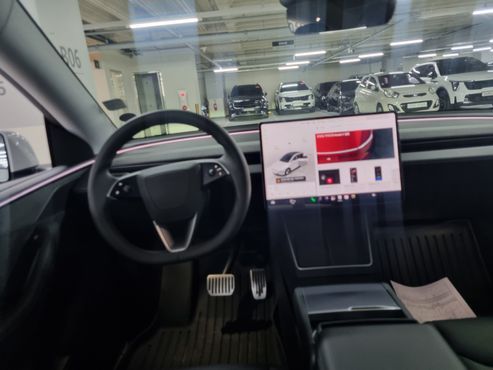 Tesla Model Y Long Range AWD — пробег 8 000 км — фото 5 из 5