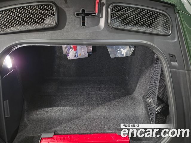 Porsche 911 GT3 Touring — пробег 6 600 км — фото 5 из 5