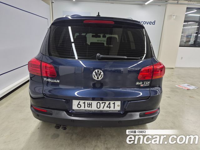 Volkswagen Tiguan 2.0 TDI  Premium 5N — пробег 119 978 км — фото 4 из 5