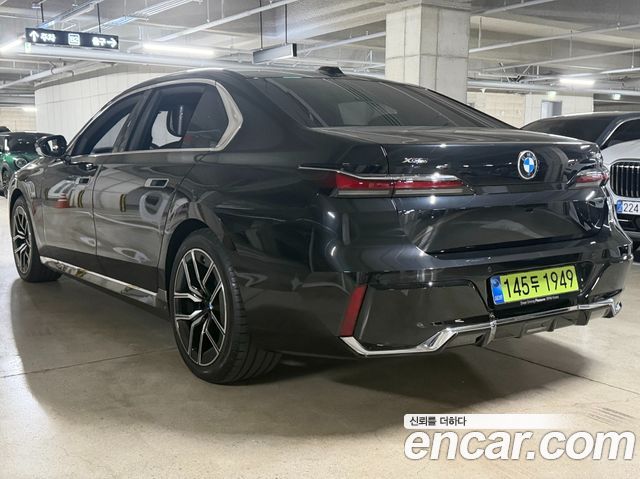 BMW 7-Series 740i xDrive M Sport — пробег 5 017 км — фото 3 из 5