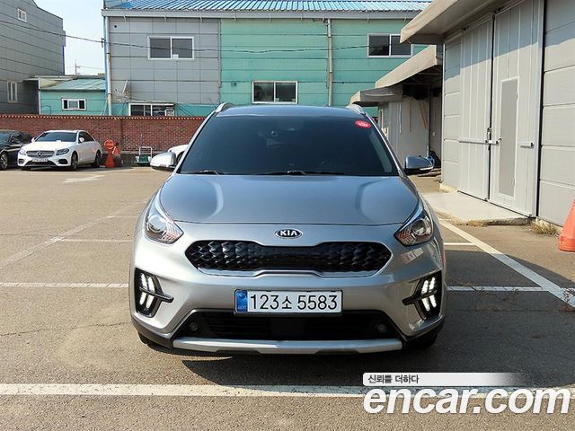 Kia Niro 1.6 HEV Prestige — пробег 127 186 км — фото 2 из 5