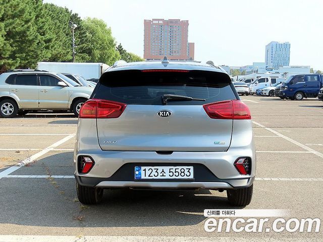 Kia Niro 1.6 HEV Prestige — пробег 127 186 км — фото 3 из 5