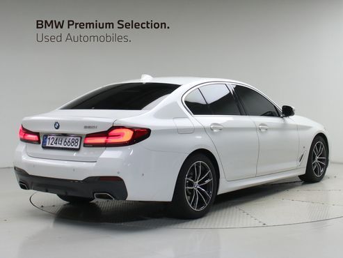 BMW 5-Series 520i M Sport — пробег 88 635 км — фото 2 из 5