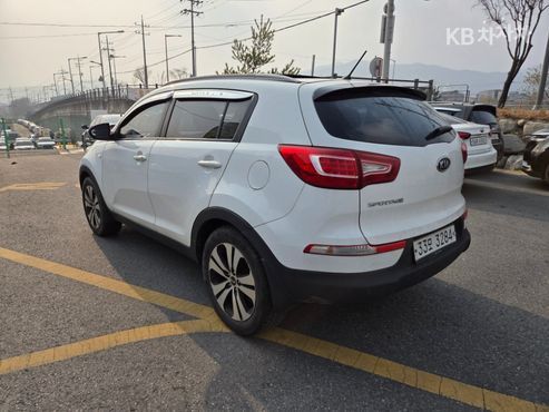 Kia Sportage Diesel 2WD TLX Deluxe — пробег 251 044 км — фото 3 из 5