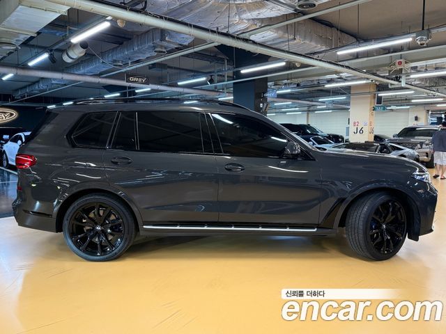 BMW X7 xDrive 40i M Sport Online Exclusive Edition 6 Seater — пробег 48 100 км — фото 3 из 5