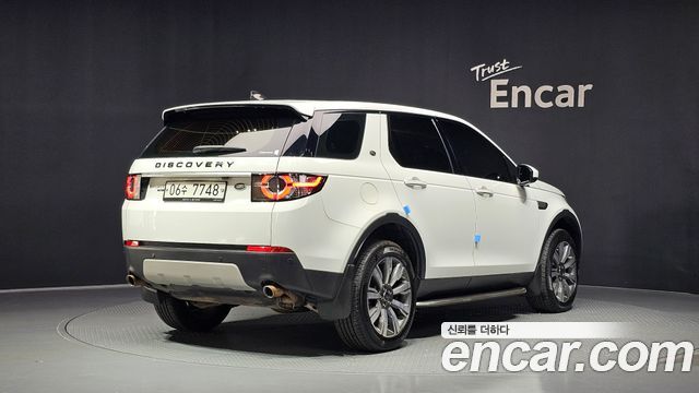 Land Rover Discovery Sport 2.0 TD4 HSE Luxury — пробег 99 274 км — фото 2 из 5