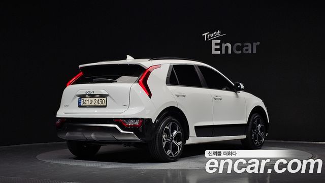 Kia Niro Signature — пробег 31 704 км — фото 2 из 5