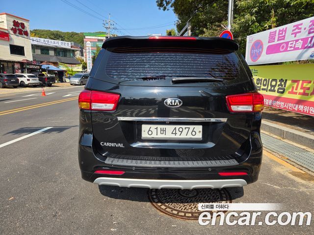 Kia Carnival 9-seater Prestige — пробег 174 000 км — фото 2 из 5