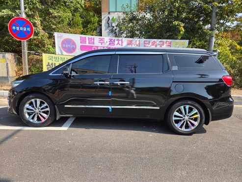Kia Carnival 9-seater Prestige — пробег 174 000 км — фото 3 из 5