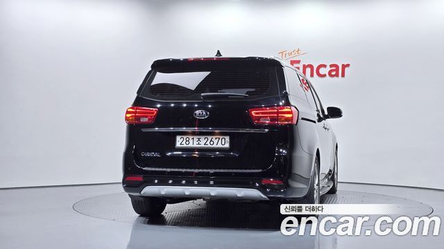 Kia Carnival из Кореи Encar