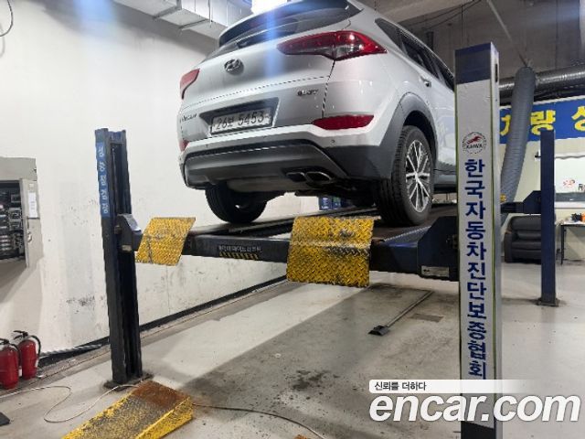 Hyundai Tucson Diesel 2.0 2WD Premium — пробег 181 052 км — фото 2 из 3