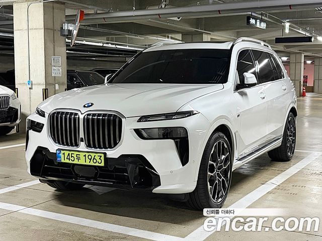 BMW X7 xDrive 40i M Sport 6STR — пробег 11 070 км — фото 1 из 5