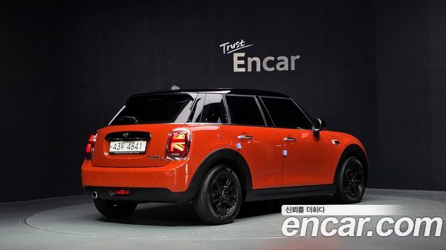 Mini Cooper 5Door Standard 3rd — пробег 82 295 км — фото 2 из 5