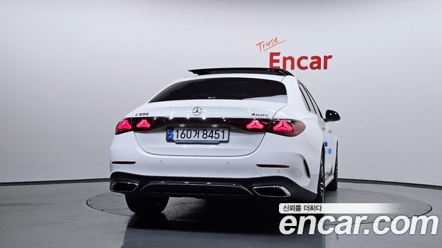 Mercedes-Benz E-Class E300 4MATIC AMG Line — пробег 32 760 км — фото 4 из 5