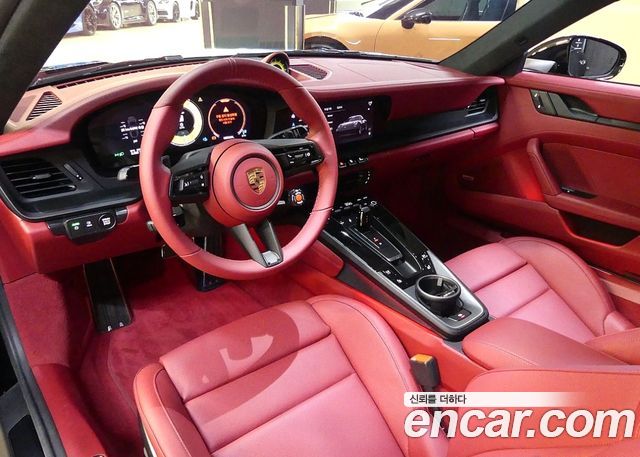 Porsche 911 Carrera 4 GTS — пробег 3 600 км — фото 4 из 5
