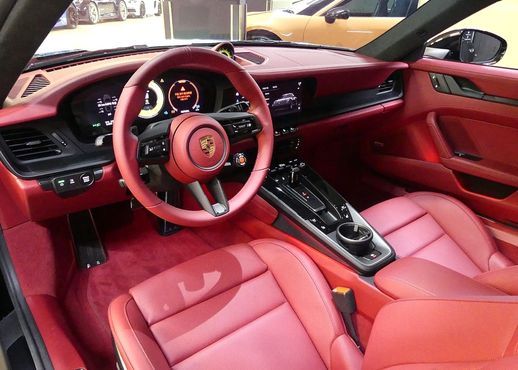 Porsche 911 Carrera 4 GTS — пробег 3 600 км — фото 4 из 5