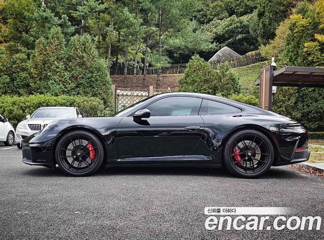 Porsche 911 Carrera 4 GTS — пробег 3 600 км — фото 5 из 5