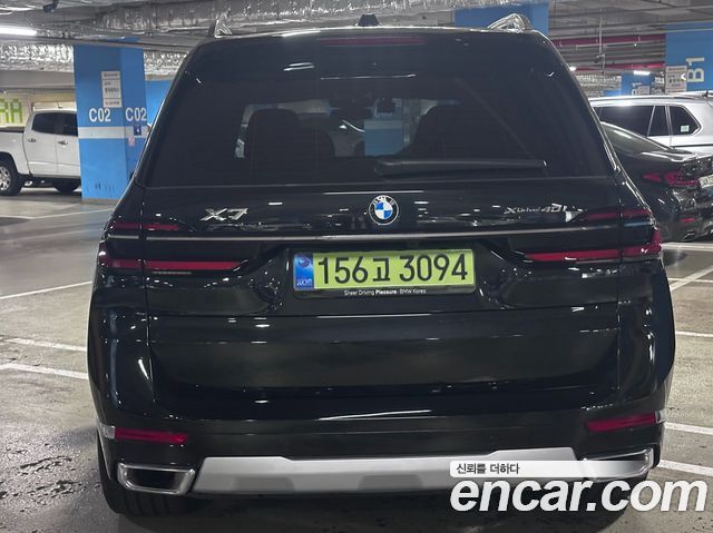 BMW X7 xDrive 40i Design Pure Excellence 6-Seater — пробег 8 002 км — фото 4 из 5