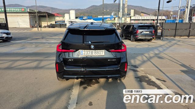 BMW X1 sDrive 20i M Sport — пробег 31 000 км — фото 4 из 5