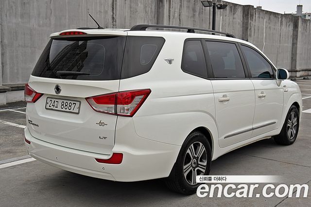 Ssangyong KORANDO 4WD 9-Seater Adventure 60th Edition — пробег 189 839 км — фото 2 из 5