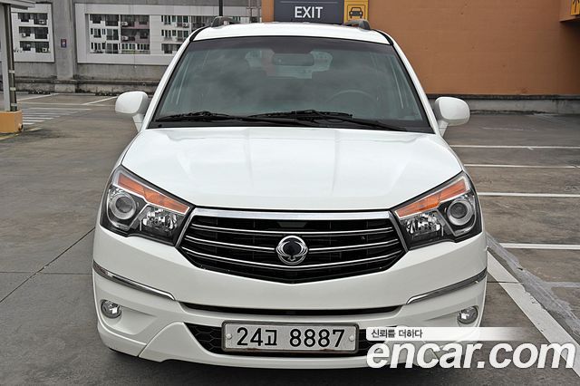 Ssangyong KORANDO 4WD 9-Seater Adventure 60th Edition — пробег 189 839 км — фото 3 из 5