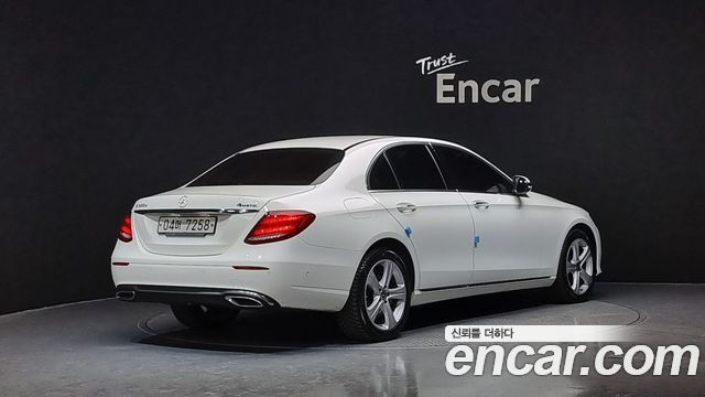 Mercedes-Benz E-Class E220d 4MATIC Avantgarde — пробег 89 183 км — фото 2 из 5