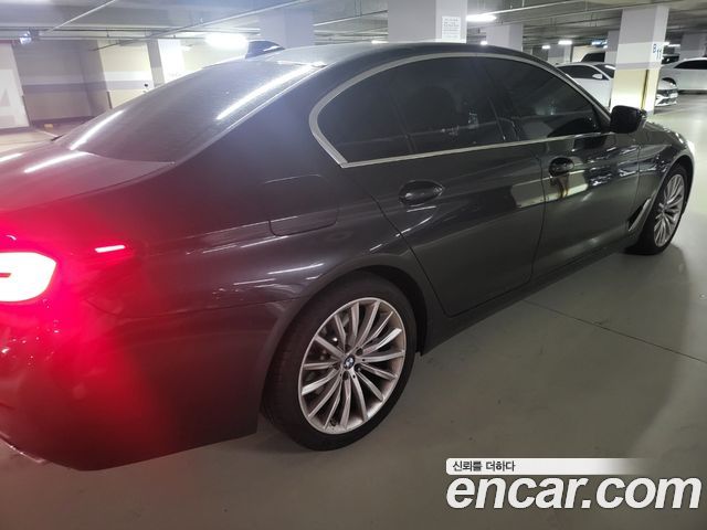 BMW 5-Series 530i Luxury — пробег 13 780 км — фото 3 из 5