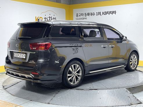 Kia Carnival Gasoline 7-Seater Limousine President — пробег 97 660 км — фото 2 из 5
