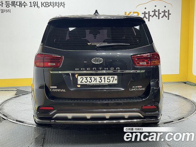 Kia Carnival Gasoline 7-Seater Limousine President — пробег 97 660 км — фото 4 из 5