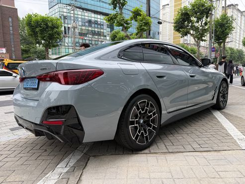 BMW i4 eDrive40 M Sports — пробег 1 324 км — фото 5 из 5