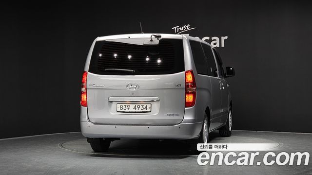Hyundai Starex Van 5-Seater Style — пробег 71 140 км — фото 4 из 5