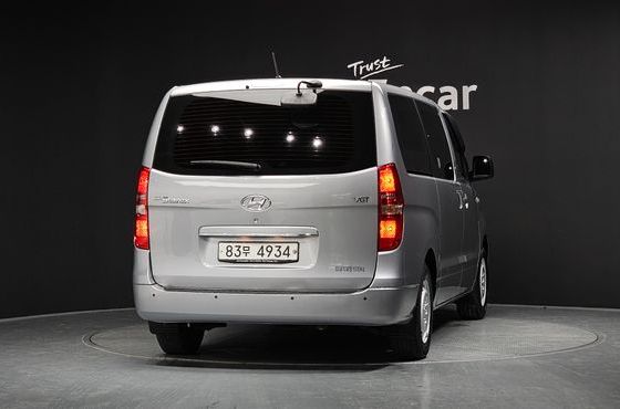 Hyundai Starex Van 5-Seater Style — пробег 71 140 км — фото 4 из 5