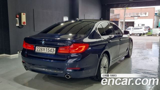 BMW 5-Series 520d Luxury Plus — пробег 74 400 км — фото 3 из 5