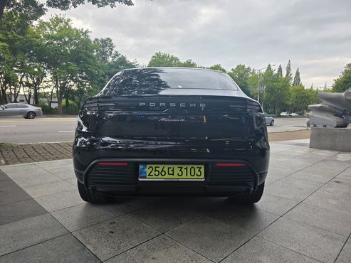 Porsche Macan Base 4 — пробег 12 200 км — фото 4 из 5