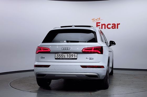 Audi Q5 45 TFSI Quattro Premium — пробег 14 669 км — фото 4 из 5