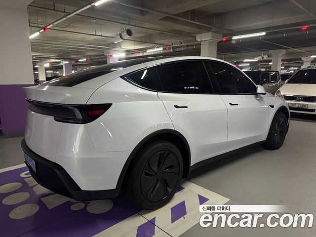 Tesla Model Y RWD — пробег 1 652 км — фото 5 из 5