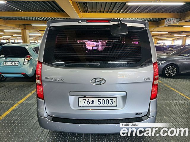 Hyundai Starex 12-Seater Wagon CVX Luxury — пробег 175 000 км — фото 4 из 5