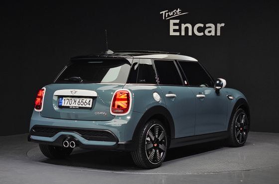 Mini Cooper 5Door Multitione Edition 3rd — пробег 8 053 км — фото 2 из 5