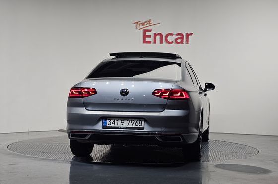 Volkswagen Passat 2.0 TDI Prestige — пробег 12 842 км — фото 4 из 5