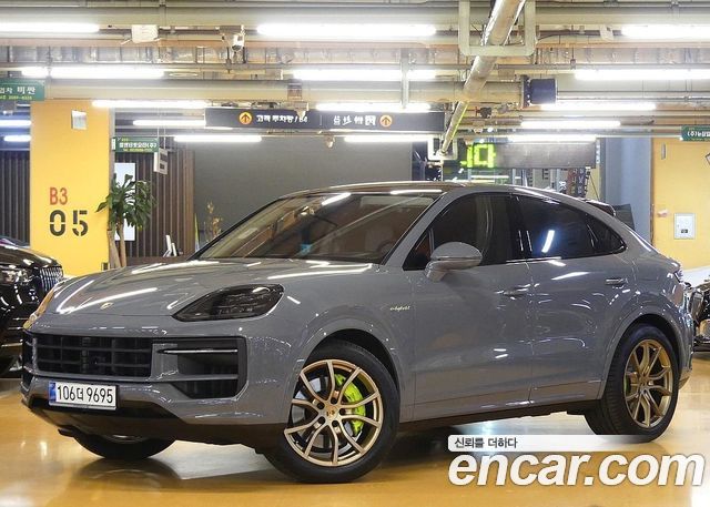 Porsche Cayenne 3.0 E-Hybrid Coupe — пробег 15 000 км — фото 1 из 5