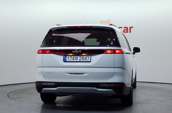 Kia Carnival 9-Seater Prestige — пробег 108 992 км — фото 4 из 5