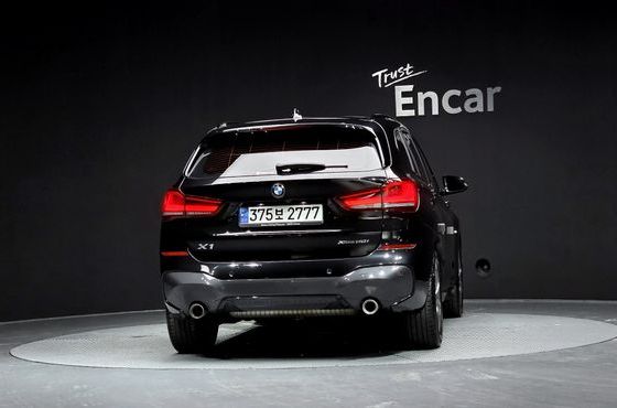 BMW X1 xDrive 20i M Sport — пробег 37 730 км — фото 4 из 5