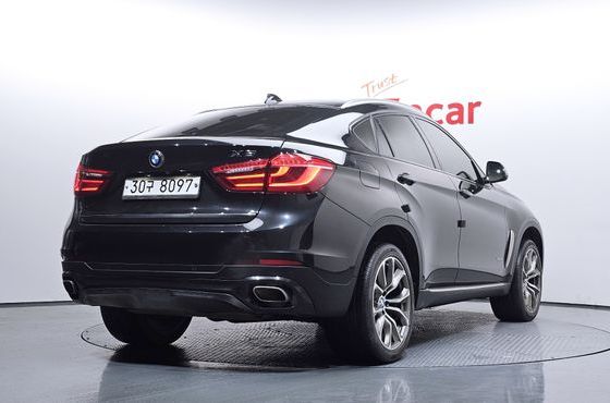 BMW X6 xDrive 40d — пробег 120 304 км — фото 2 из 5